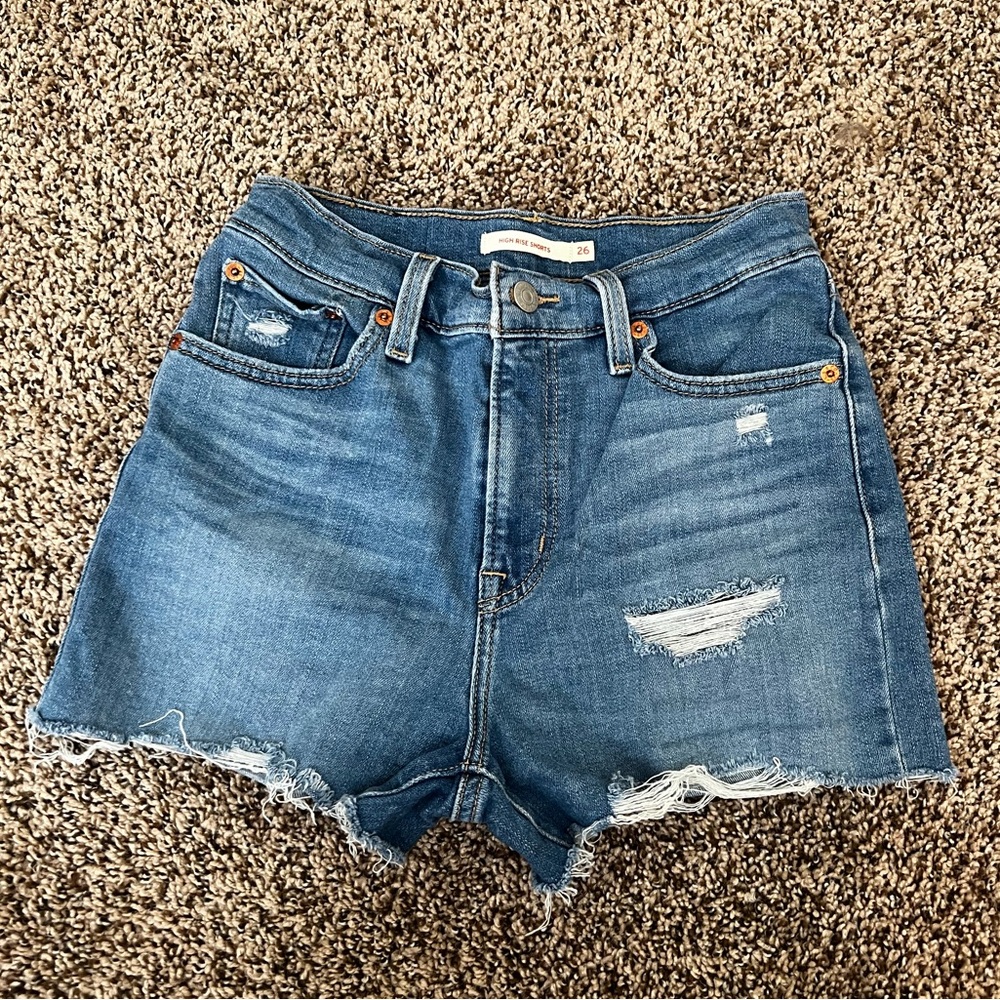 Levi High Rise Shorts Size 26